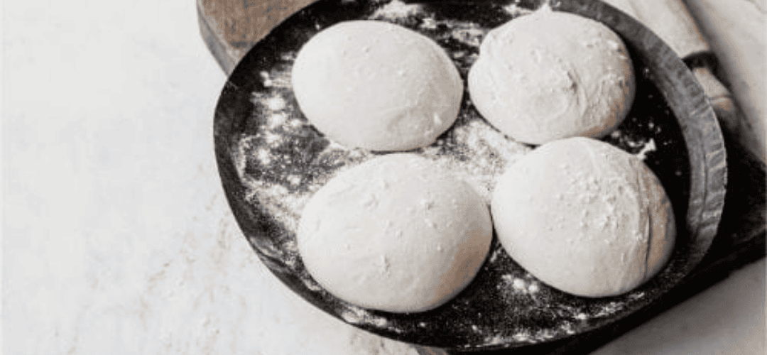 Semolina or Flour for Stretching Pizza Dough? A Practical Guide for Operators